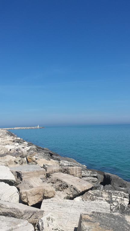 Hotel Continental San Benedetto del Tronto Bagian luar foto